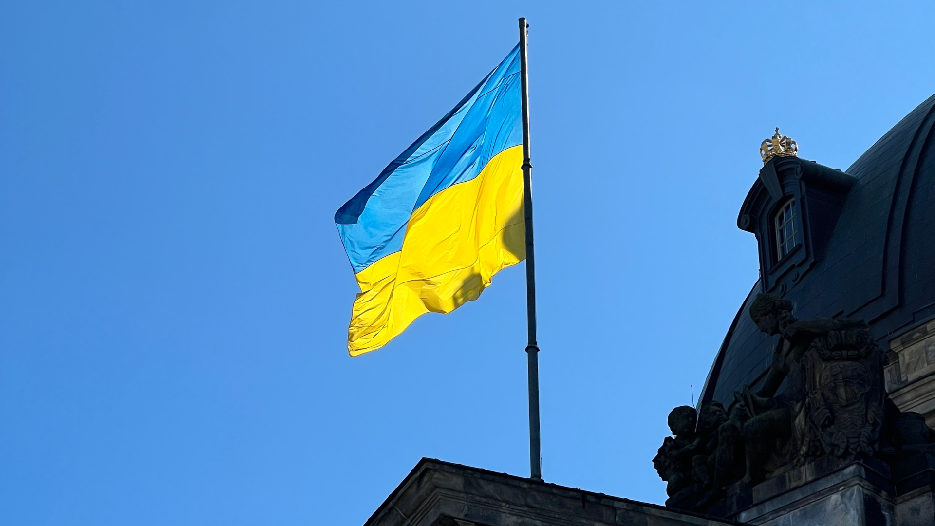 Do Ukrainians Support the Dismissal of the Government?